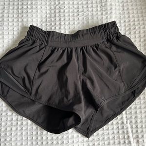 Lululemon Hotty Hot Shorts 2.5”